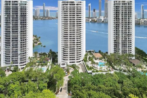 Condo in Aventura, Florida, 3 bedrooms  № 2091066