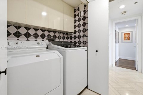 Condo in Aventura, Florida, 3 bedrooms № 2091066 - photo 18