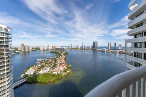 Condo in Aventura, Florida, 3 bedrooms № 2091066 - photo 19