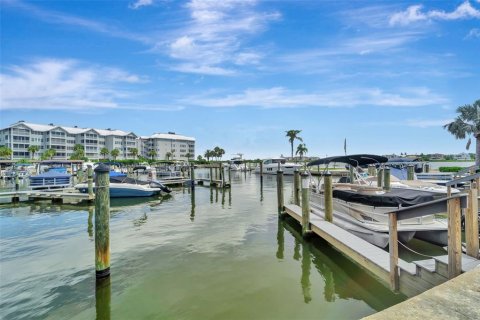 Condo in Sarasota, Florida, 1 bedroom  № 1870555 - photo 6
