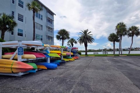 Condo in Sarasota, Florida, 1 bedroom  № 1870555 - photo 7