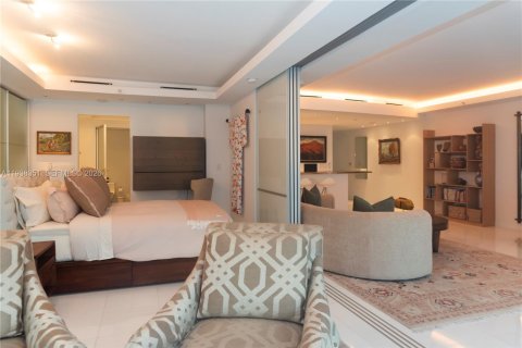 Condo in Miami, Florida, 1 bedroom  № 1995889 - photo 6