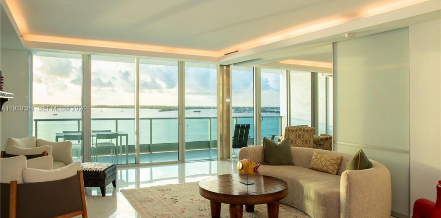 Condo in Miami, Florida, 1 bedroom  № 1995889