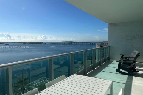 Condo in Miami, Florida, 1 bedroom  № 1995889 - photo 12