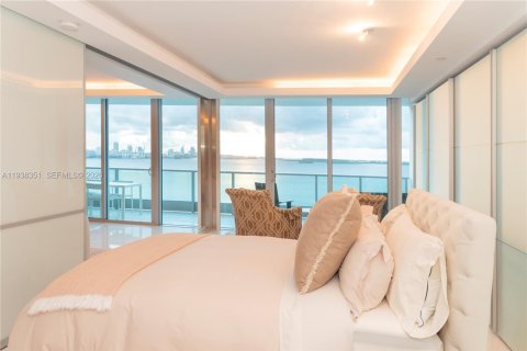 Condo in Miami, Florida, 1 bedroom  № 1995889 - photo 7