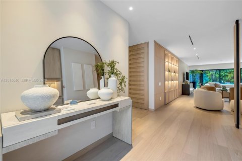 Casa en venta en Miami, Florida, 4 dormitorios, 309.18 m2 № 2189497 - foto 17