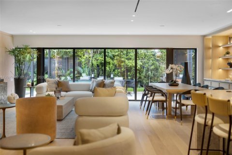 Casa en venta en Miami, Florida, 4 dormitorios, 309.18 m2 № 2189497 - foto 7