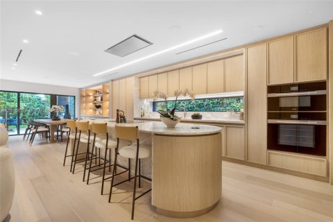 Casa en venta en Miami, Florida, 4 dormitorios, 309.18 m2 № 2189497 - foto 28