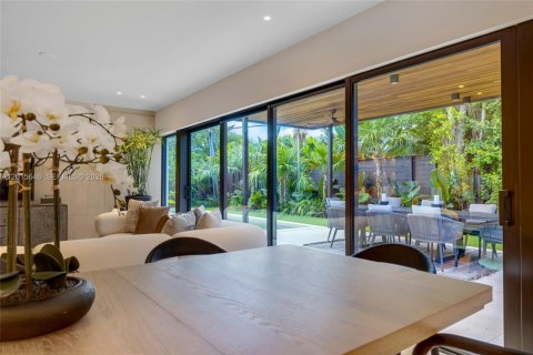 Casa en venta en Miami, Florida, 4 dormitorios, 309.18 m2 № 2189497 - foto 26