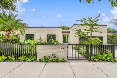 Casa en Miami, Florida 4 dormitorios, 309.18 m2 № 2189497