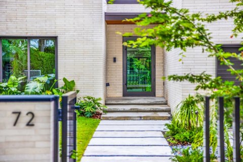 Casa en venta en Miami, Florida, 4 dormitorios, 309.18 m2 № 2189497 - foto 2