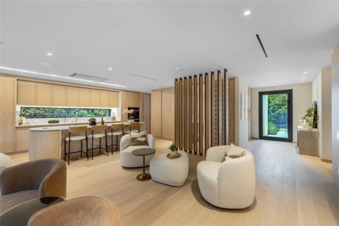Casa en venta en Miami, Florida, 4 dormitorios, 309.18 m2 № 2189497 - foto 15