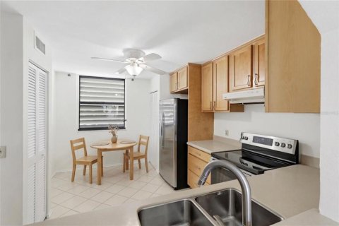 Condo in Bradenton, Florida, 2 bedrooms № 2151752 - photo 4
