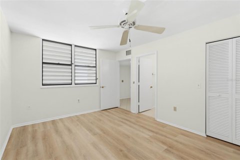 Condo in Bradenton, Florida, 2 bedrooms № 2151752 - photo 12