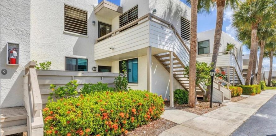 Condo in Bradenton, Florida, 2 bedrooms № 2151752