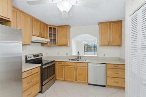 Condo in Bradenton, Florida, 2 bedrooms № 2151752 - photo 2