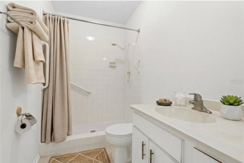 Condo in Bradenton, Florida, 2 bedrooms № 2151752 - photo 14