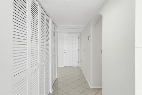 Condo in Bradenton, Florida, 2 bedrooms № 2151752 - photo 15