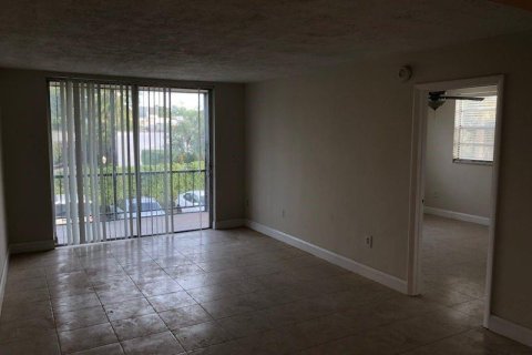 Condo in Plantation, Florida, 2 bedrooms  № 2187985 - photo 6