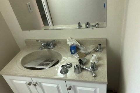 Condo in Plantation, Florida, 2 bedrooms  № 2187985 - photo 11