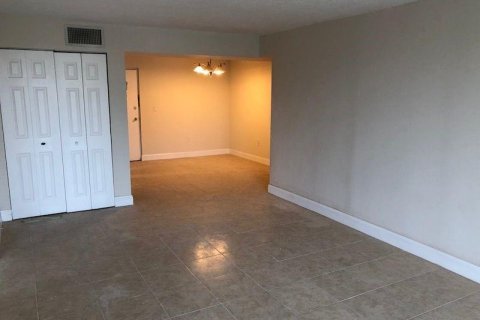 Condo in Plantation, Florida, 2 bedrooms  № 2187985 - photo 8