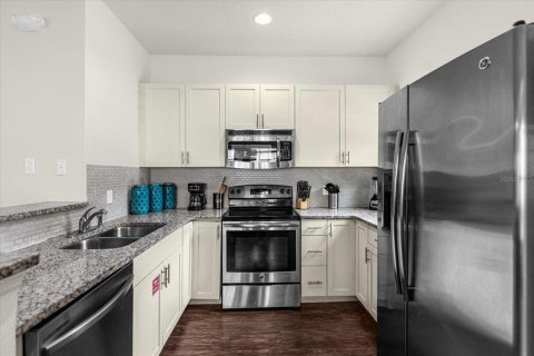 Townhouse in Kissimmee, Florida 4 bedrooms, 157.38 sq.m. № 1857724 - photo 8