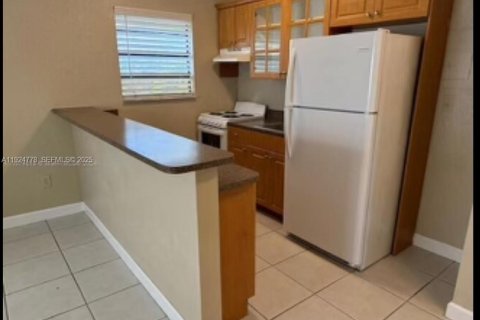 Condominio en alquiler en Palmetto Bay, Florida, 1 dormitorio, 49.52 m2 № 1983842 - foto 9