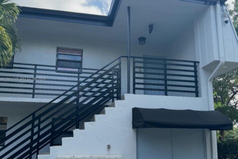 Condominio en alquiler en Palmetto Bay, Florida, 1 dormitorio, 49.52 m2 № 1983842 - foto 3