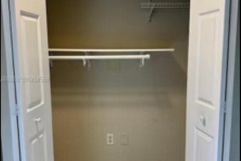 Condominio en alquiler en Palmetto Bay, Florida, 1 dormitorio, 49.52 m2 № 1983842 - foto 8