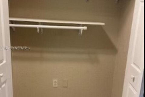 Condominio en alquiler en Palmetto Bay, Florida, 1 dormitorio, 49.52 m2 № 1983842 - foto 2