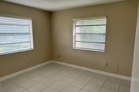 Condominio en alquiler en Palmetto Bay, Florida, 1 dormitorio, 49.52 m2 № 1983842 - foto 7
