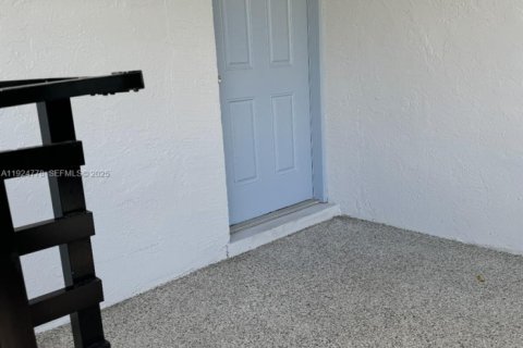 Condominio en alquiler en Palmetto Bay, Florida, 1 dormitorio, 49.52 m2 № 1983842 - foto 11