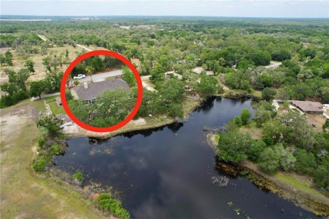 House in Dade City, Florida 3 bedrooms, 182.27 sq.m. № 1677615 - photo 13