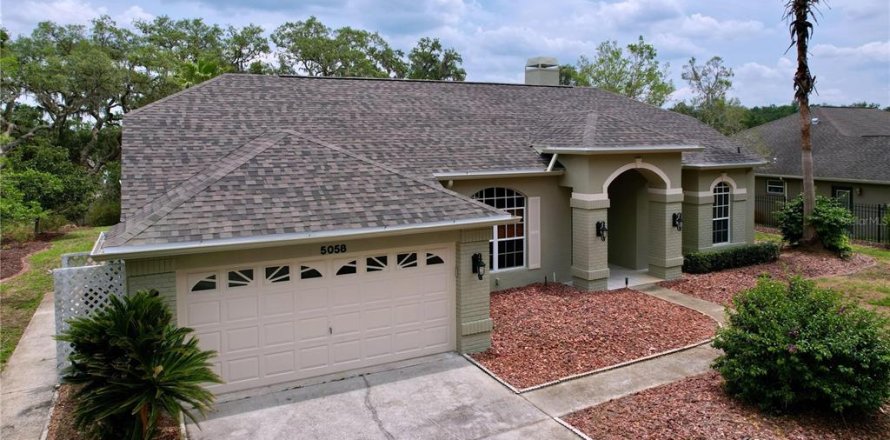 House in Dade City, Florida 3 bedrooms, 182.27 sq.m. № 1677615