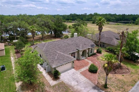 House in Dade City, Florida 3 bedrooms, 182.27 sq.m. № 1677615 - photo 3