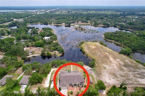 House in Dade City, Florida 3 bedrooms, 182.27 sq.m. № 1677615 - photo 12