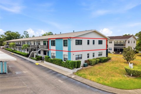 Condominio en Saint Petersburg, Florida, 2 dormitorios  № 2148118