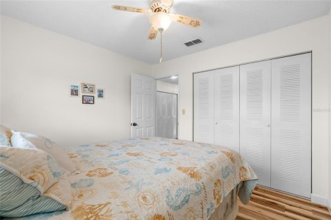 Condo in Saint Petersburg, Florida, 2 bedrooms № 2148118 - photo 25