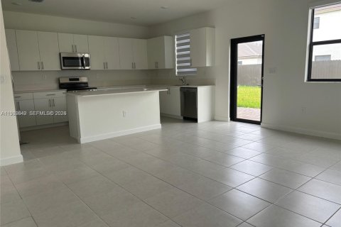 Casa en alquiler en Homestead, Florida, 3 dormitorios, 291.62 m2 № 2044976 - foto 7