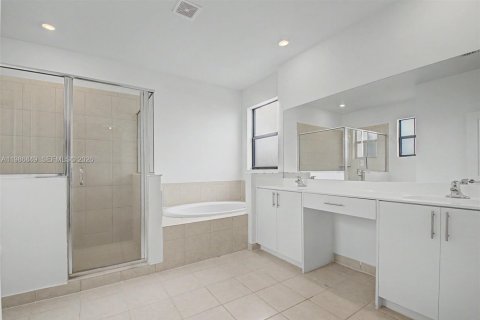 House in Homestead, Florida 3 bedrooms, 291.62 sq.m. № 2044976 - photo 21