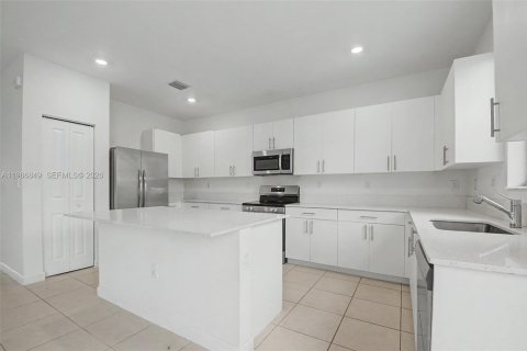 House in Homestead, Florida 3 bedrooms, 291.62 sq.m. № 2044976 - photo 10