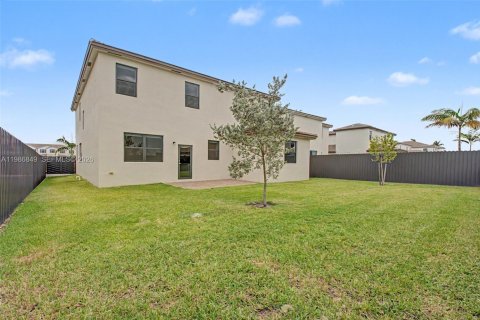 House in Homestead, Florida 3 bedrooms, 291.62 sq.m. № 2044976 - photo 15