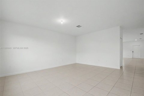 House in Homestead, Florida 3 bedrooms, 291.62 sq.m. № 2044976 - photo 9