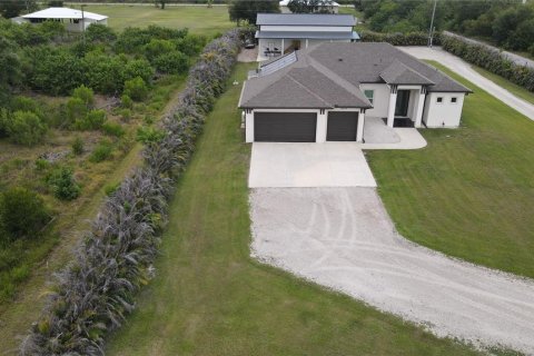 Villa ou maison à vendre à Punta Gorda, Floride: 3 chambres, 171.87 m2 № 2208356 - photo 2