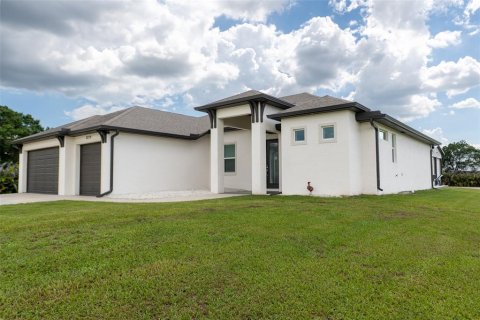 Villa ou maison à vendre à Punta Gorda, Floride: 3 chambres, 171.87 m2 № 2208356 - photo 3