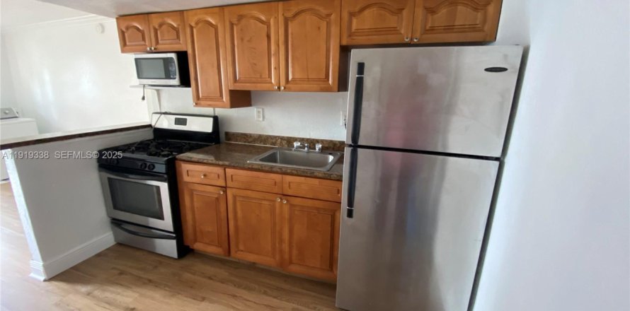 Condo à Miami Springs, Floride, 2 chambres  № 1976653