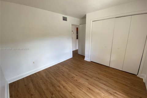 Copropriété à louer à Miami Springs, Floride: 2 chambres, 57.97 m2 № 1976653 - photo 4