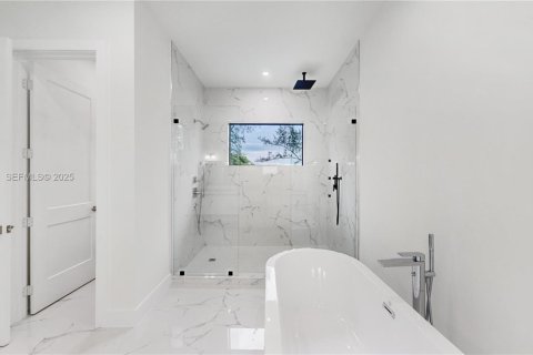 House in Davie, Florida 5 bedrooms, 343.74 sq.m. № 1984151 - photo 9