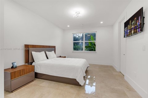 House in Pinecrest, Florida 7 bedrooms, 652.92 sq.m. № 2066813 - photo 27