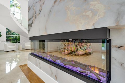 House in Pinecrest, Florida 7 bedrooms, 652.92 sq.m. № 2066813 - photo 14